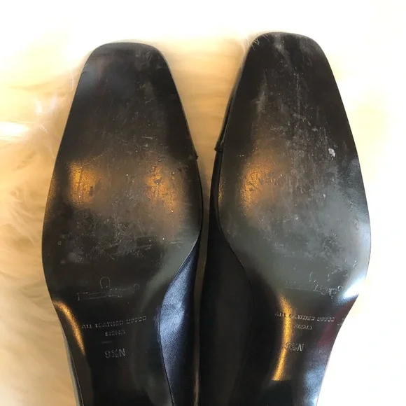 Etienne Aigner Siena Flat Black Leather Pumps 9.5N - Picture 11 of 12